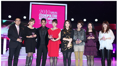 PA视讯集团官网水漾肌密早晚水闪耀美容盛典